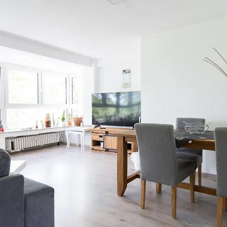 Cosy Flat With Mercatorstrasse View Wifi - Smart Tv